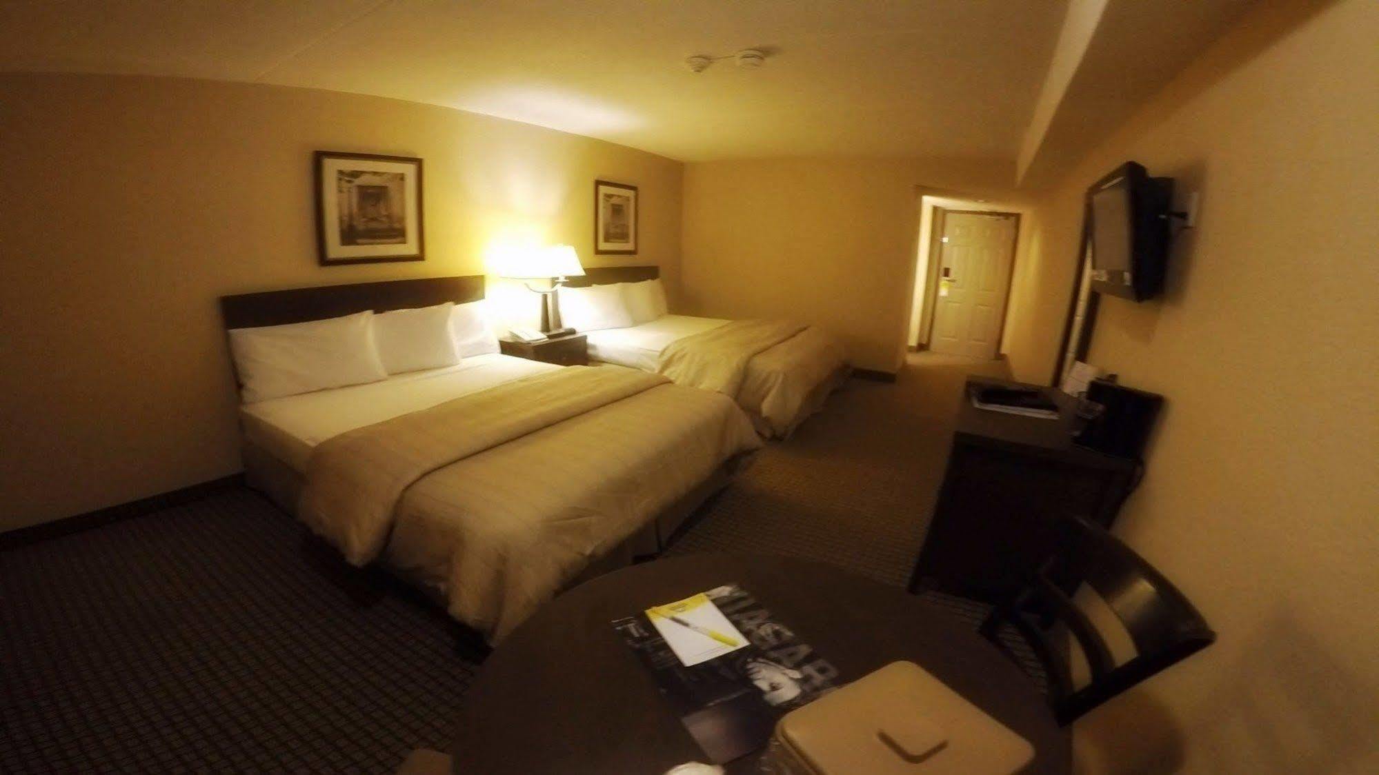 Days Inn By Wyndham Niagara Falls Lundys Lane Εξωτερικό φωτογραφία