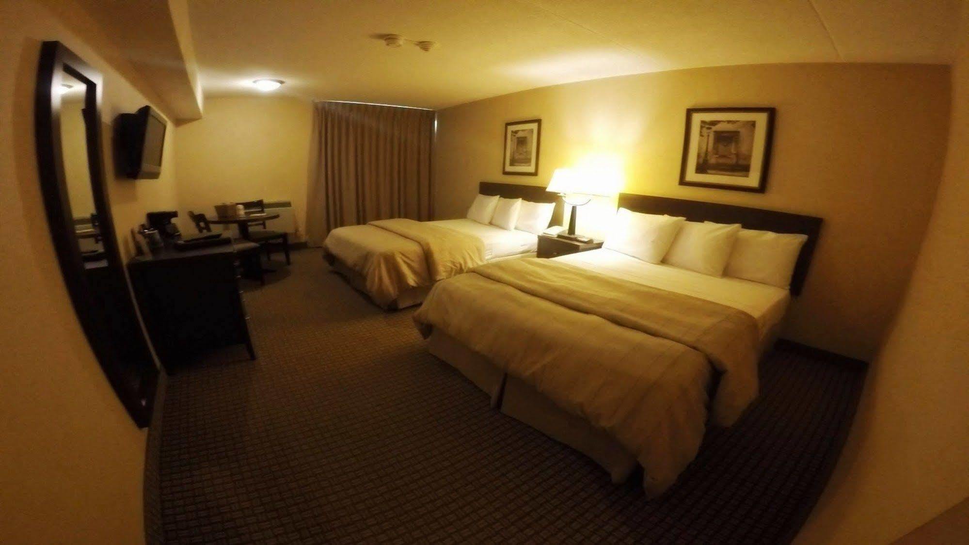 Days Inn By Wyndham Niagara Falls Lundys Lane Εξωτερικό φωτογραφία