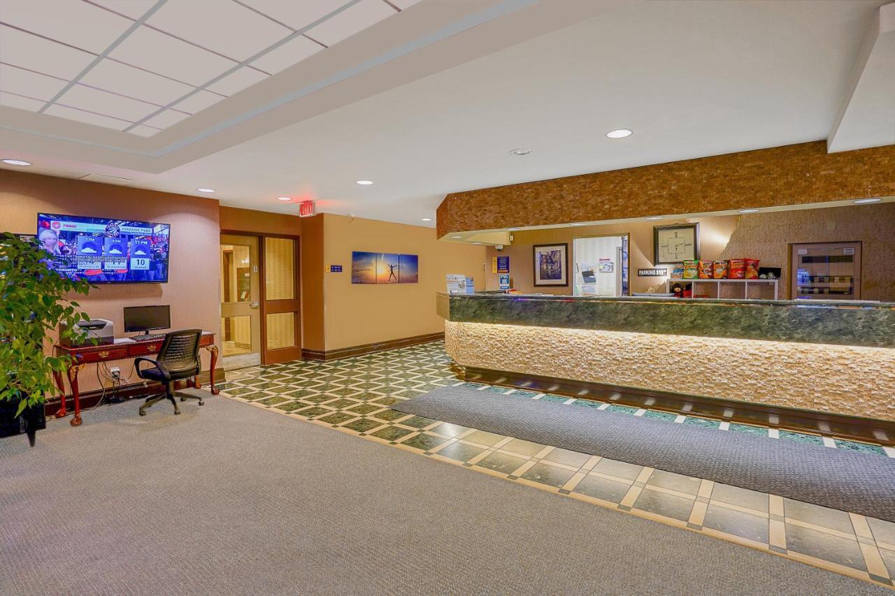 Days Inn By Wyndham Niagara Falls Lundys Lane Εξωτερικό φωτογραφία